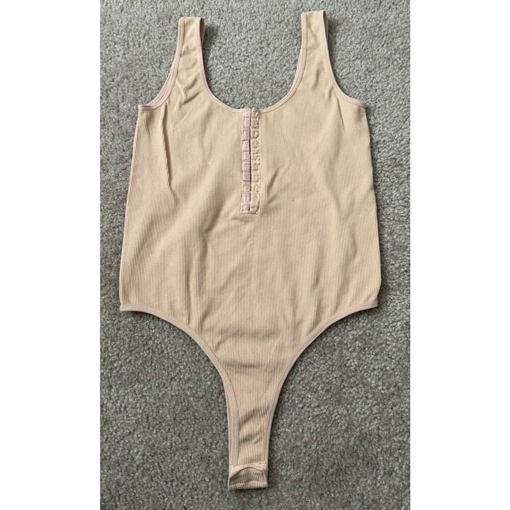 Aura Ribbed Clasp Up Nude BODYSUIT Women’s US Medium/Large New NWOT